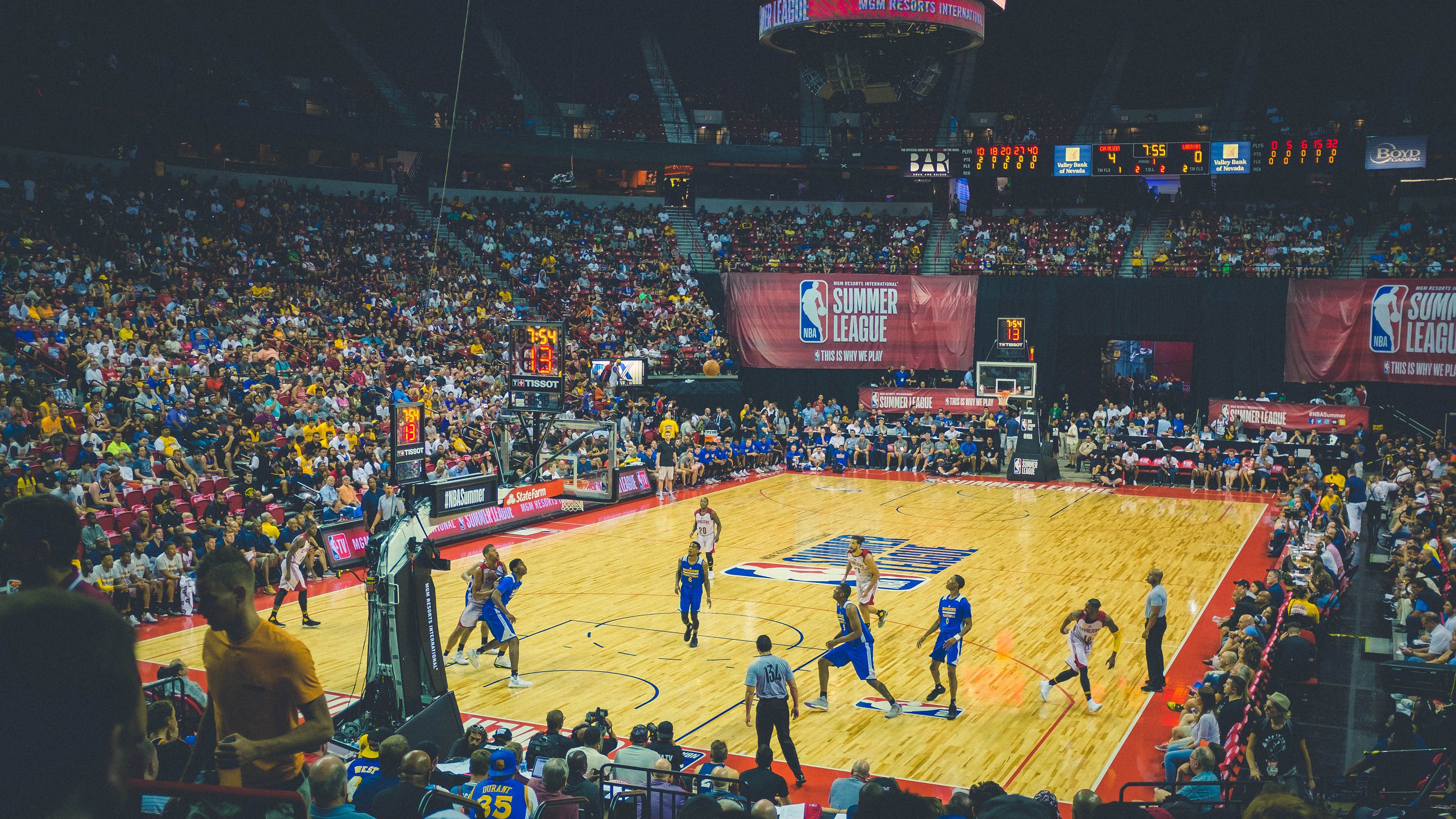 开云集团中国官网-尼克斯提升场上沟通避免无谓失误，和尼克斯交谈